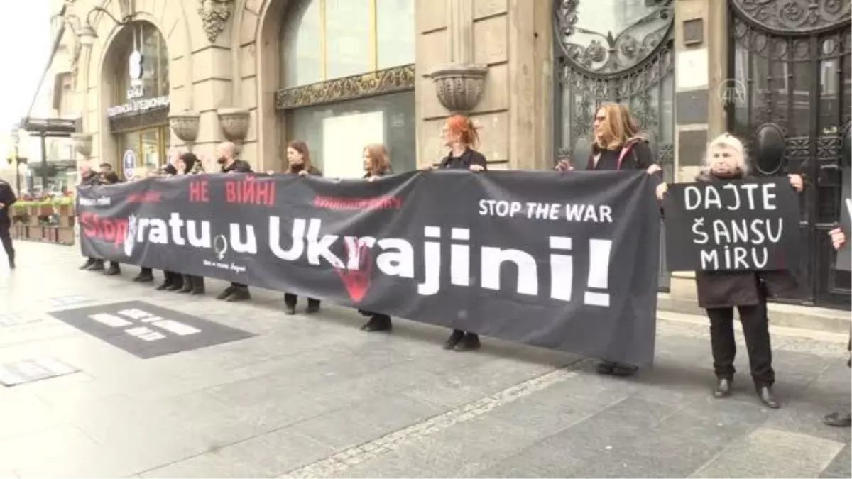 Sırbistan\'ın başkenti Belgrad\'da Ukrayna\'daki savaş protesto edildi