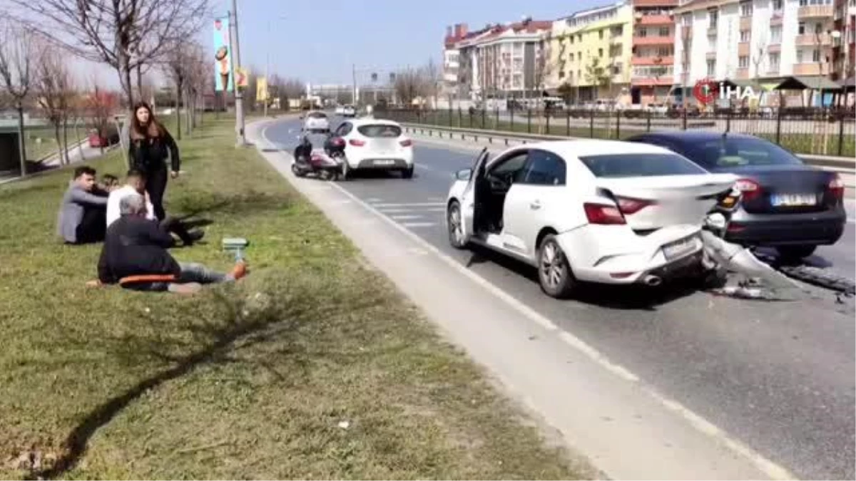 Son dakika haber! Sultangazi\'de 3 aracın karıştığı zincirleme trafik kazası