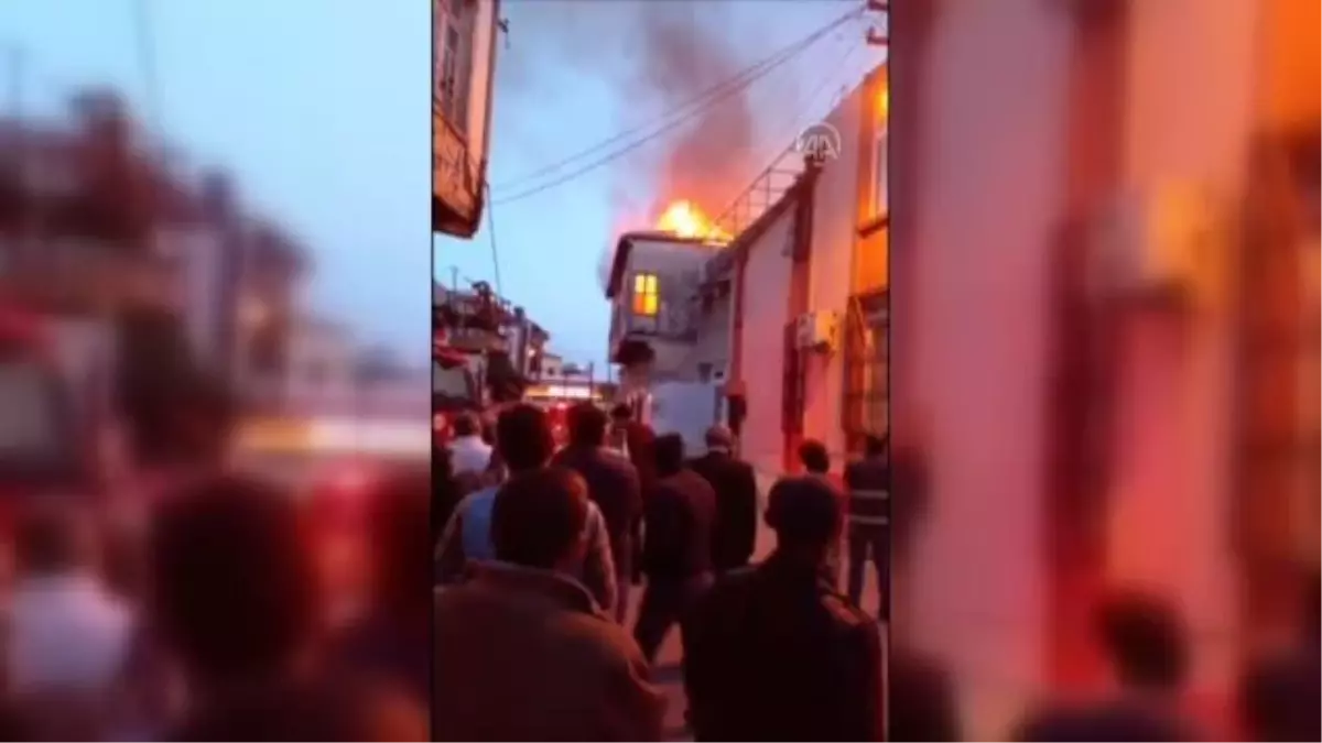 Son dakika haberi! Tarsus\'ta evde çıkan yangın söndürüldü