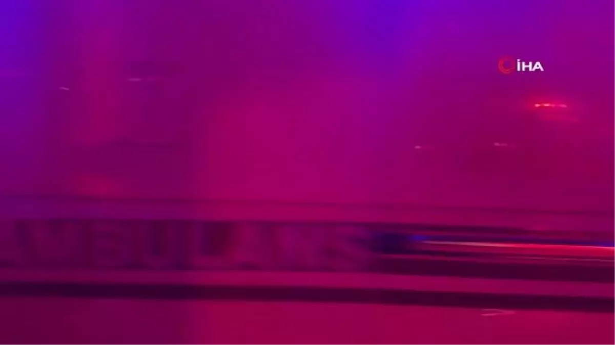 Ticari taksiyle otomobil çarpıştı: 1'i ağır 4 yaralı