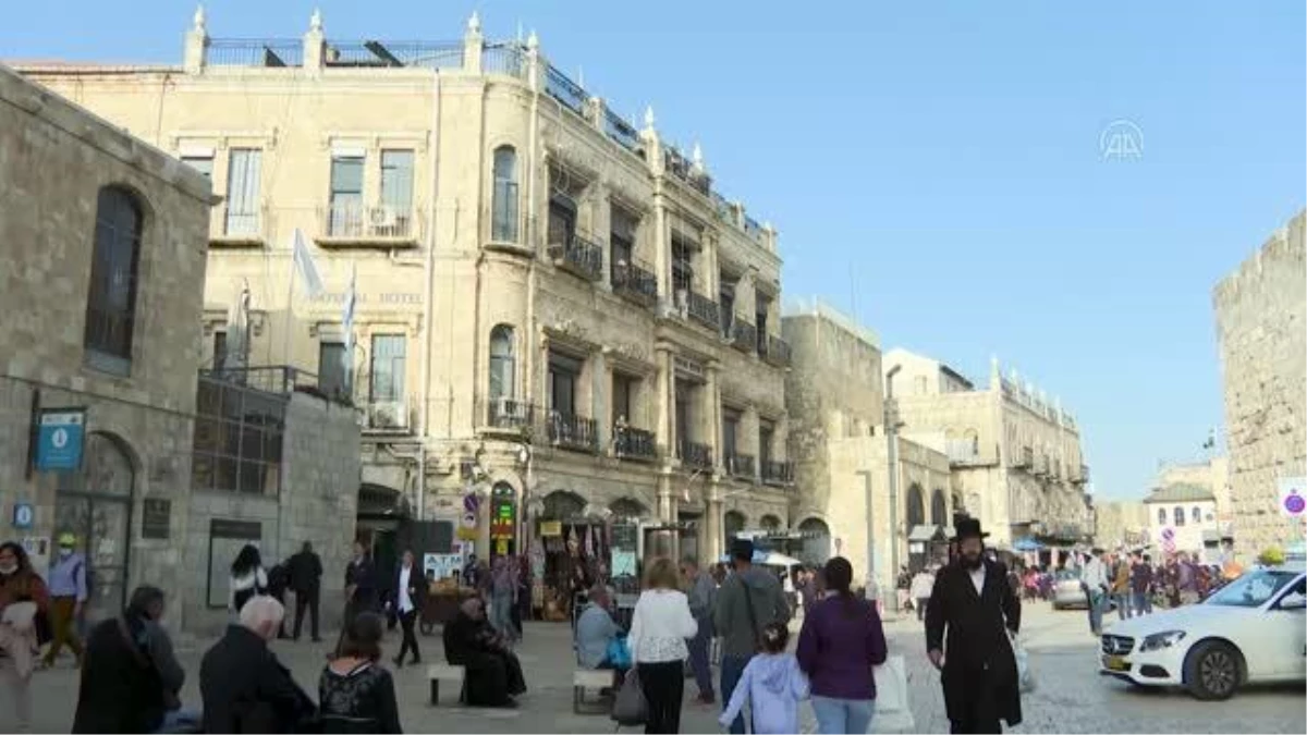 Yahudi yerleşimcilerin Kudüs\'te tarihi otelin bir kısmını ele geçirmesine tepki