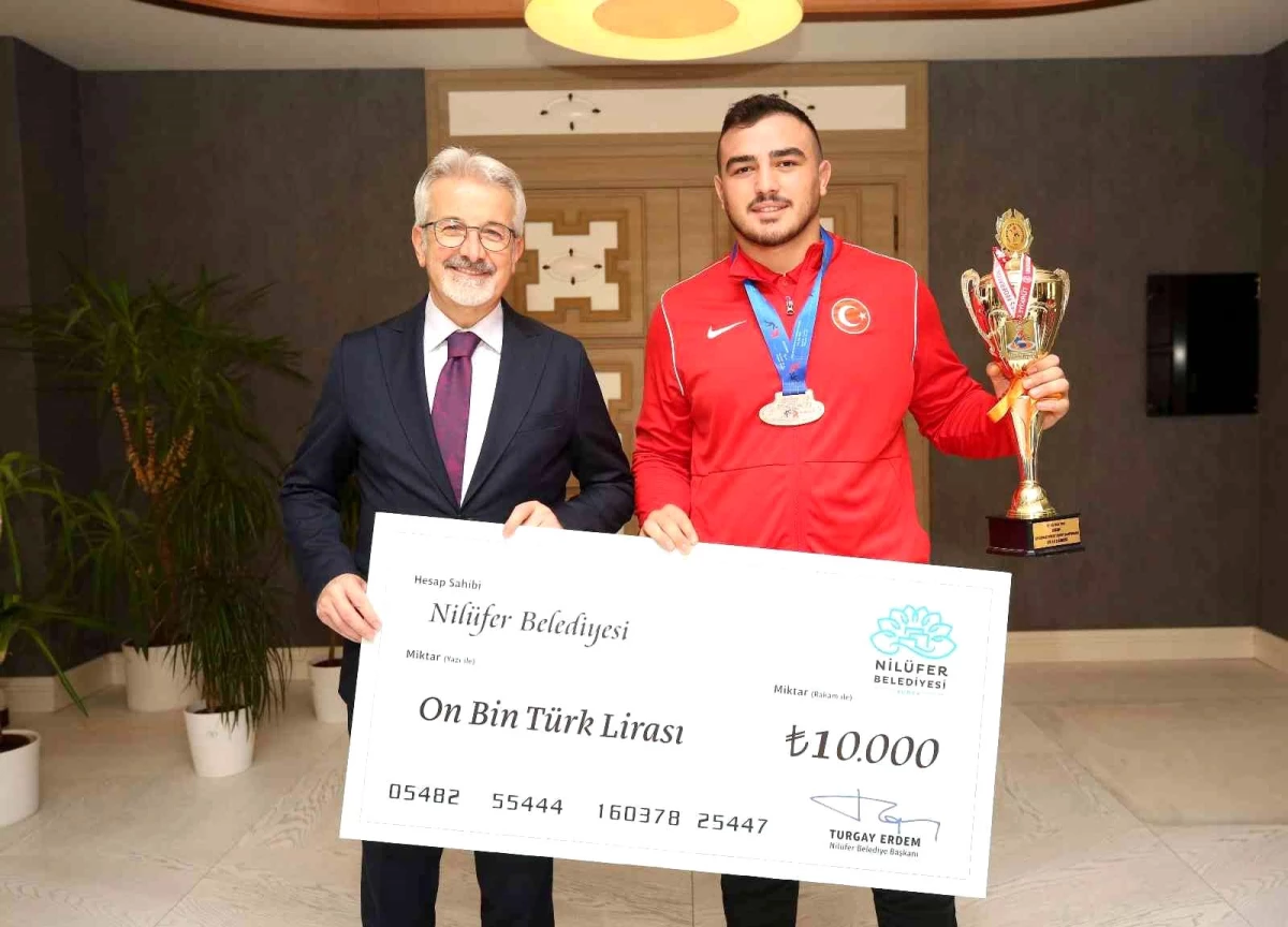 Adil Mısırcı Avrupa'dan madalya ile döndü