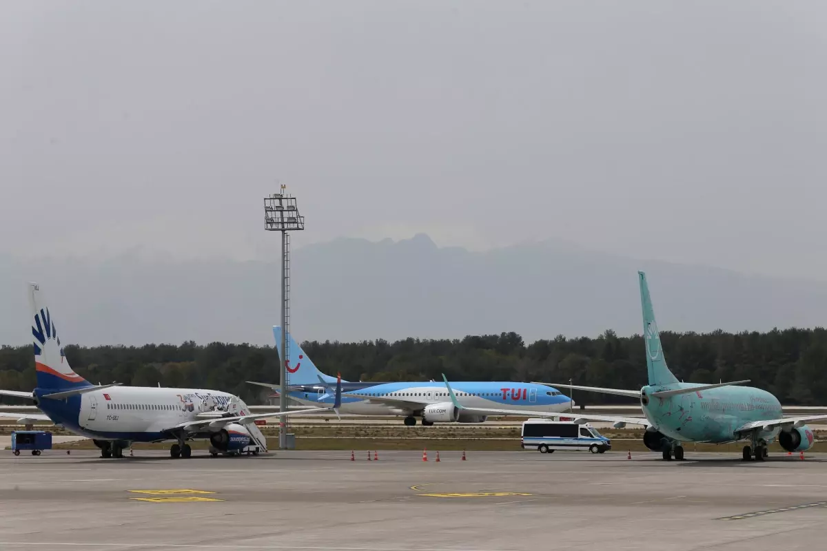 Avrupa\'nın önde gelen turizm şirketi TUI, bir uçağına "Antalya" adını verdi