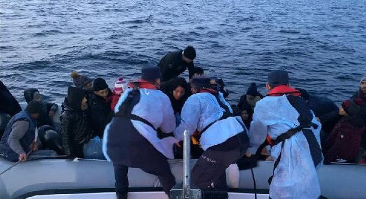 Ayvacık açıklarında 39 kaçak göçmen kurtarıldı