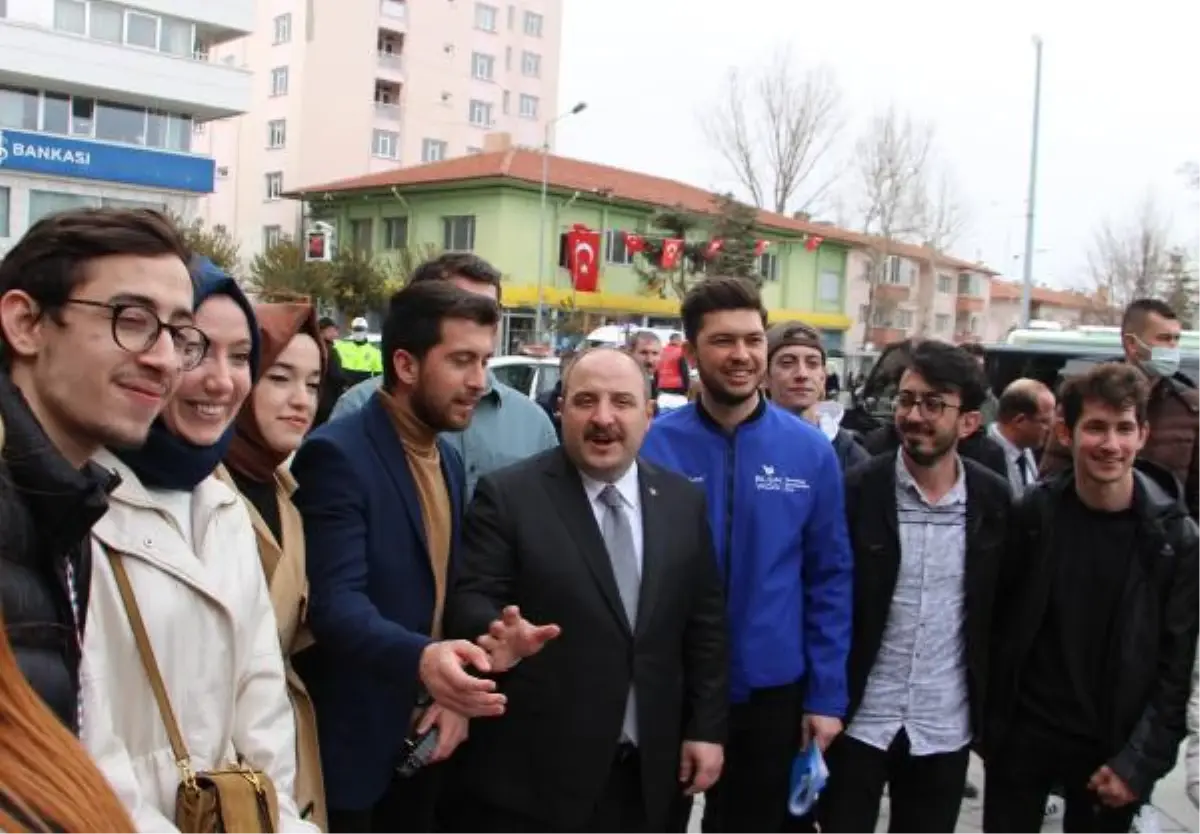 BAKAN VARANK İHRACATIMIZIN YÜZDE 90\'INI SANAYİ ÜRÜNLERİ OLUŞTURUYOR