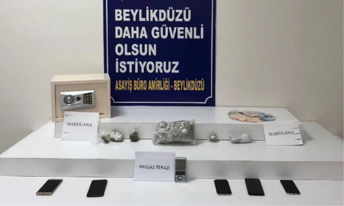 BEYLİKDÜZÜ\'NDE PİNOKYO DÖVMELİ UYUŞTURUCU SATICISI YAKALANDI