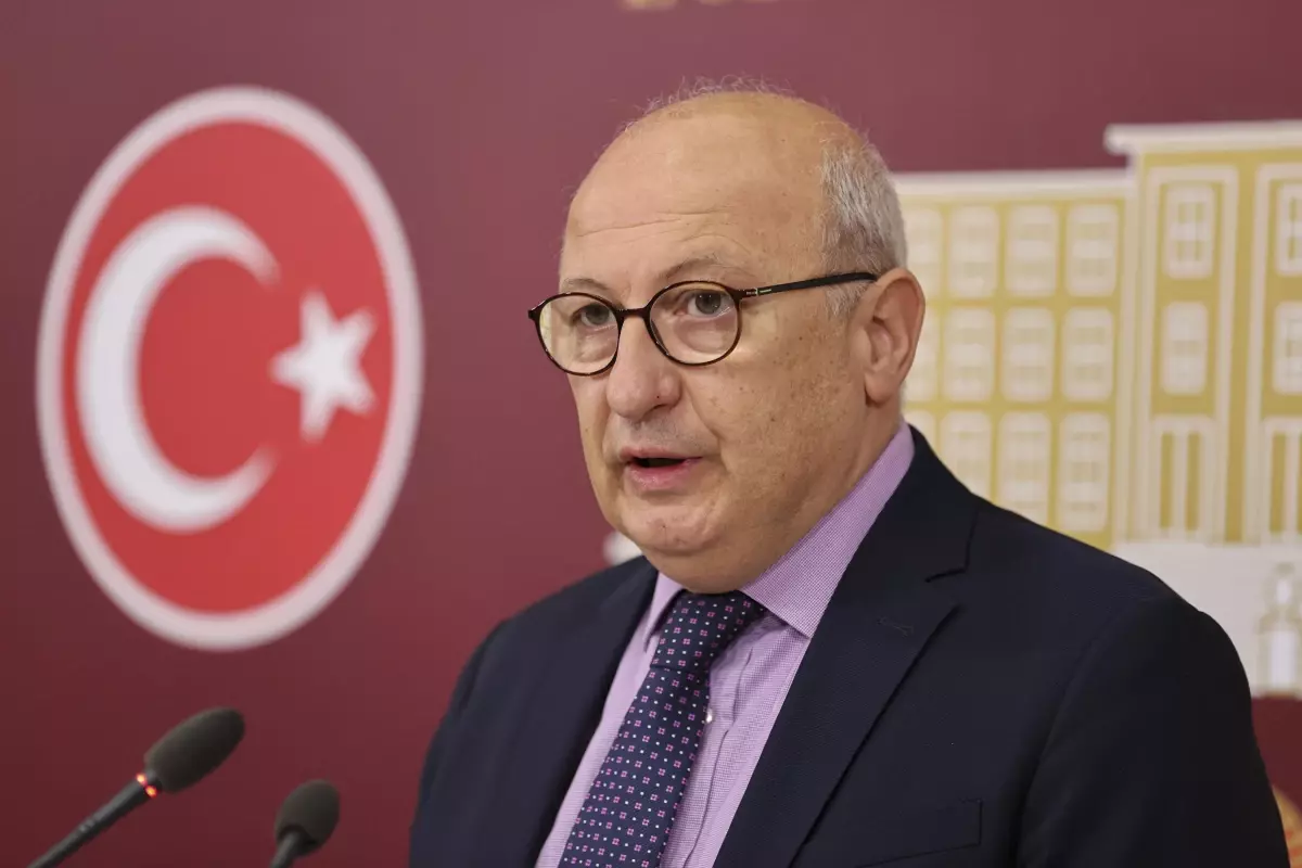 CHP\'li Çakırözer: "Martta 50 gazeteci hakim karşısına çıktı"