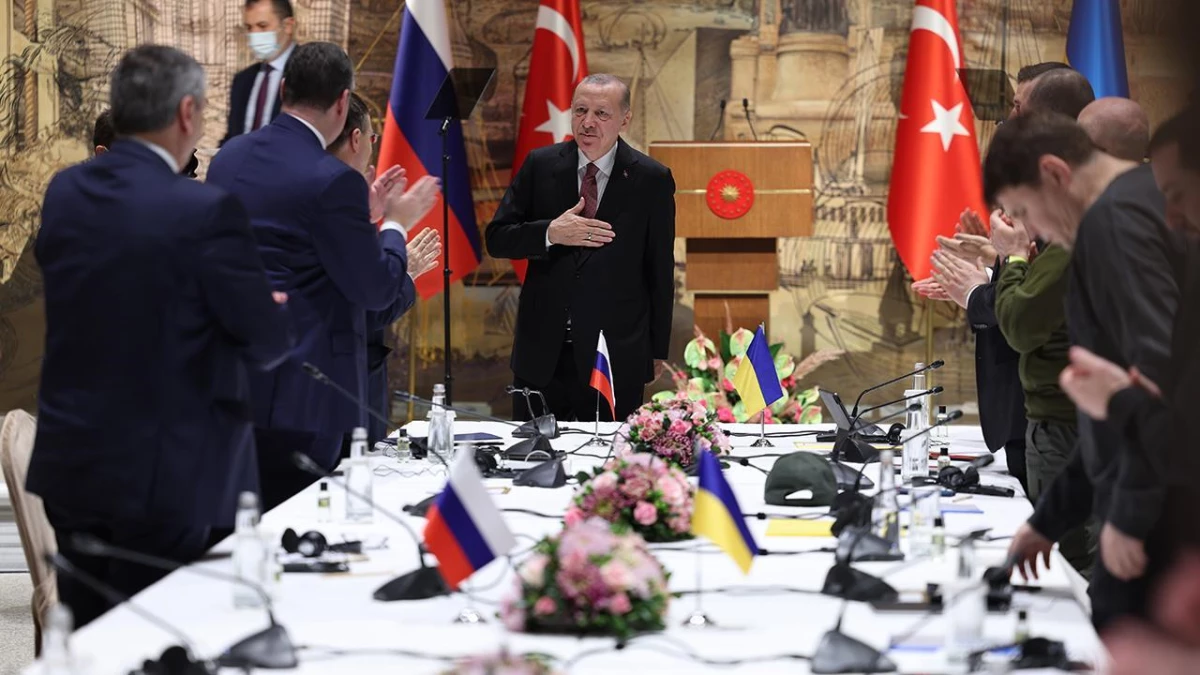 Hollanda gazetesi Türk diplomasisine dikkat çekti: Ukrayna\'da barış sağlanırsa, Erdoğan Nobel Barış Ödülü\'nü hak eder
