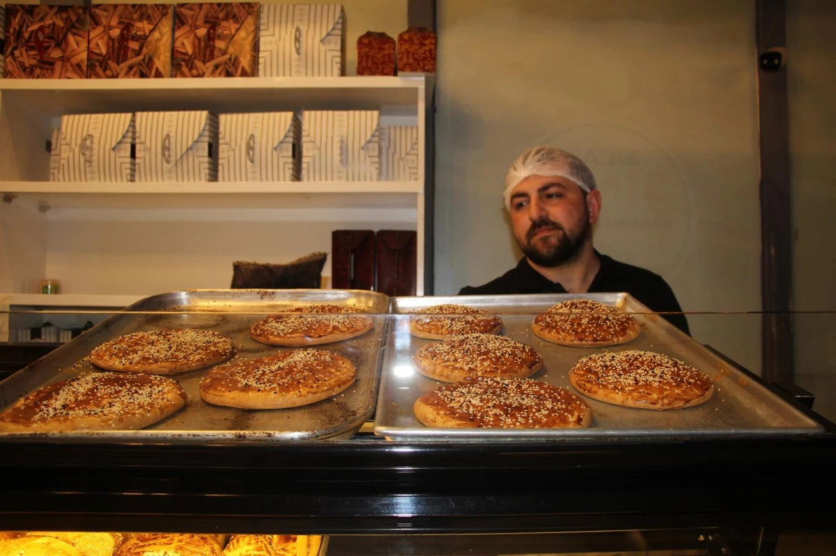 Elazığ\'da Ramazan ayının vazgeçilmez lezzeti: \'Nohut Ekmeği\'