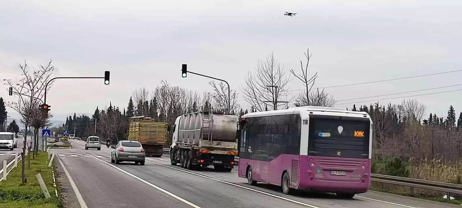 Jandarma trafiği havadan drone ile denetledi