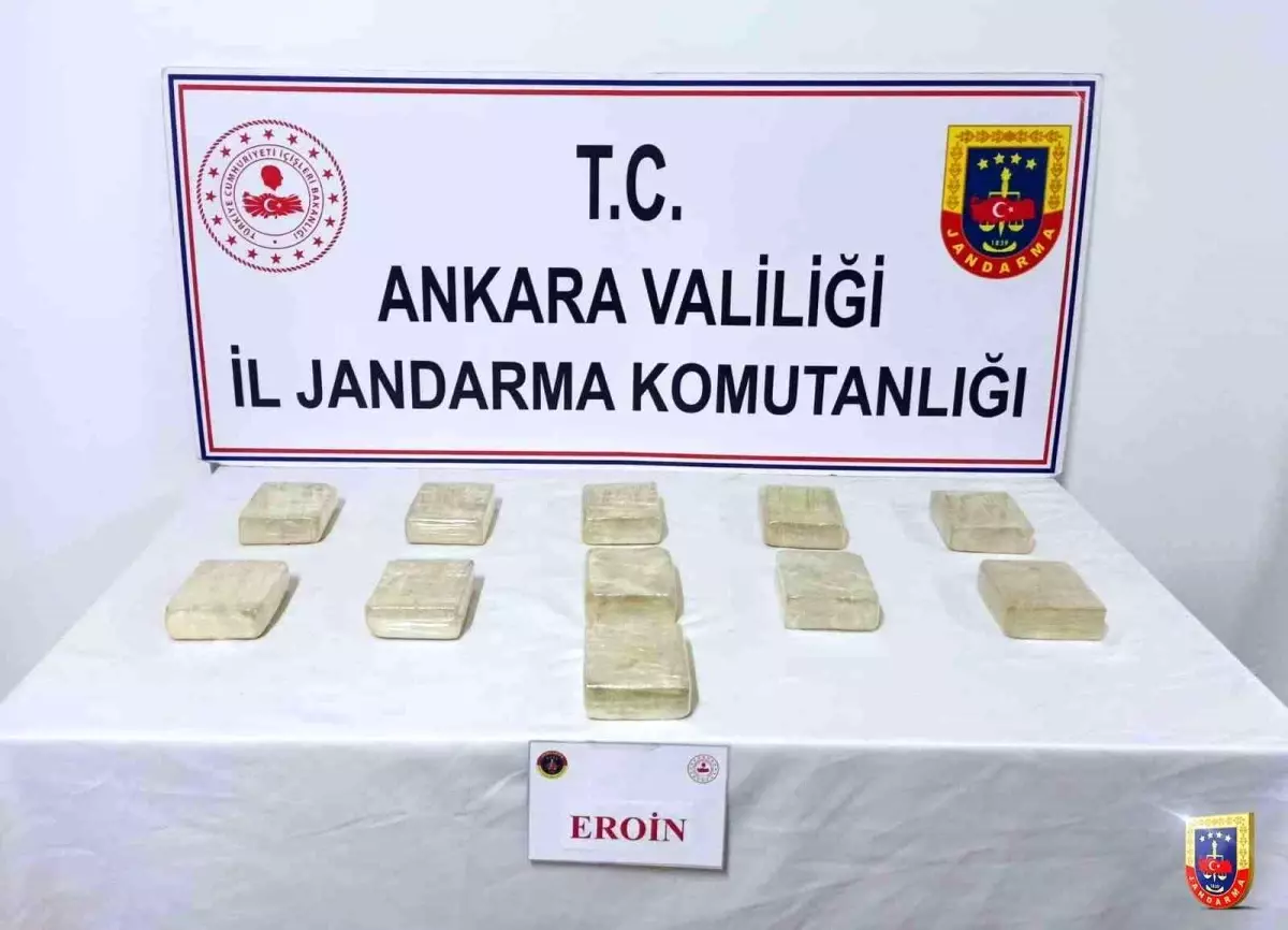 Son dakika haber... Jandarmanın operasyonlarında 5 kilo 500 gram eroin ele geçirildi