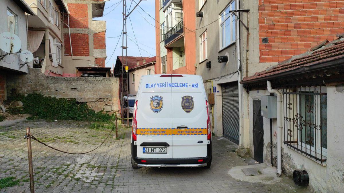 Son dakika: Kocaeli\'de karısını öldürdüğü öne sürülen zanlı adliyede