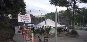 Medellin'deki 'sosyo-kültürel' berber dükkanı