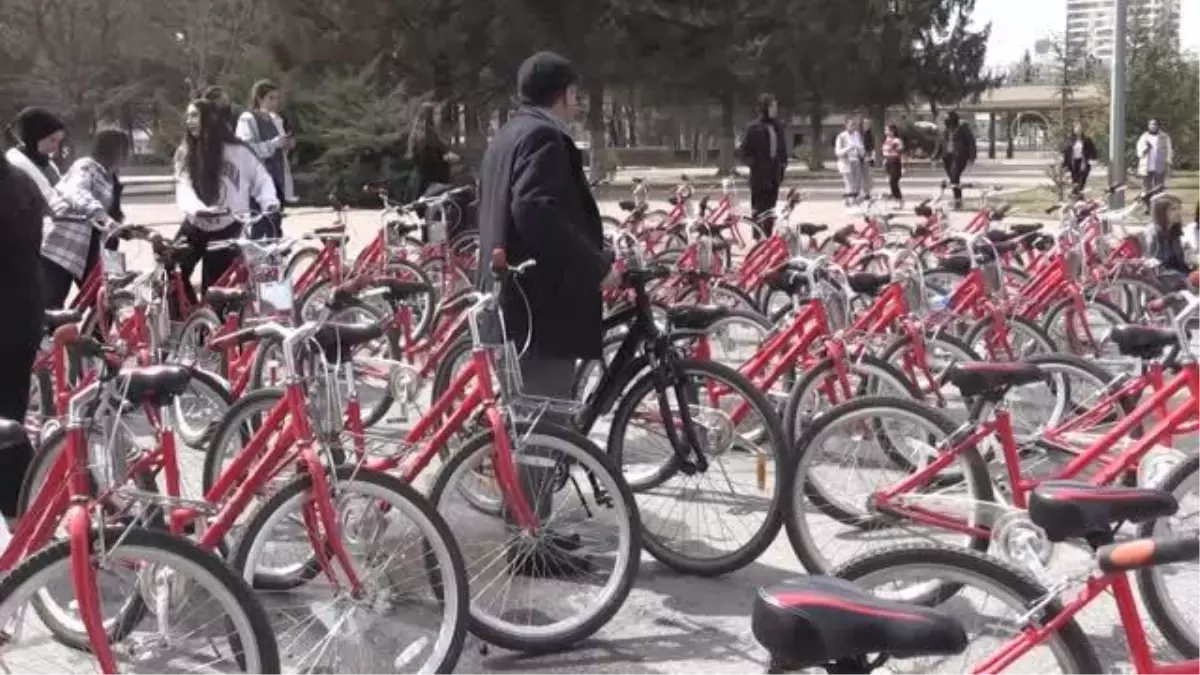 Öğrenciler temiz çevre için pedal çevirip çöp topladı