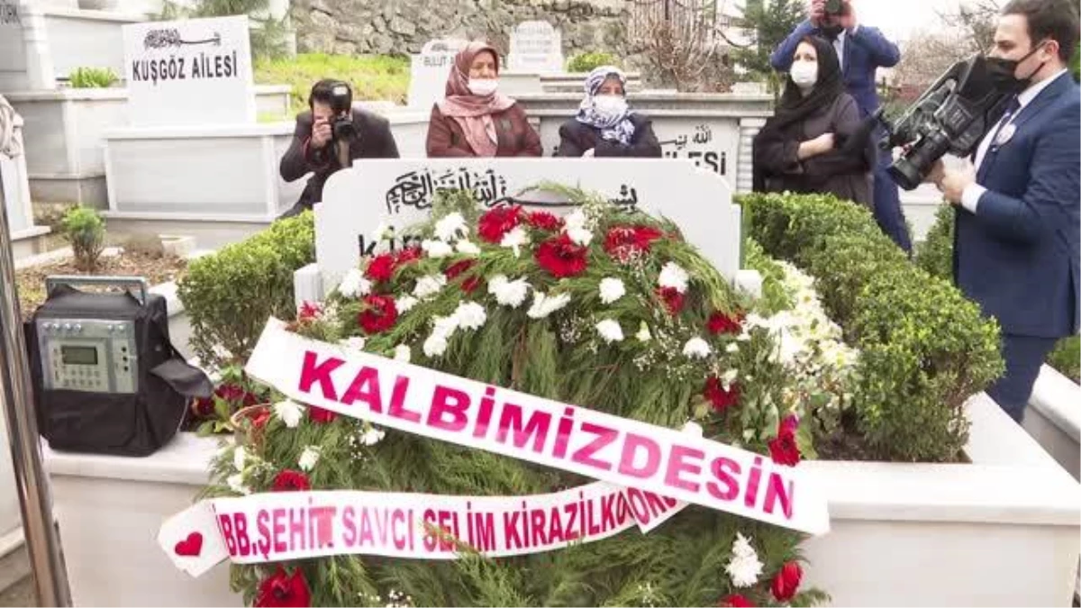 Son dakika haberi: Şehit savcı Mehmet Selim Kiraz mezarı başında anıldı
