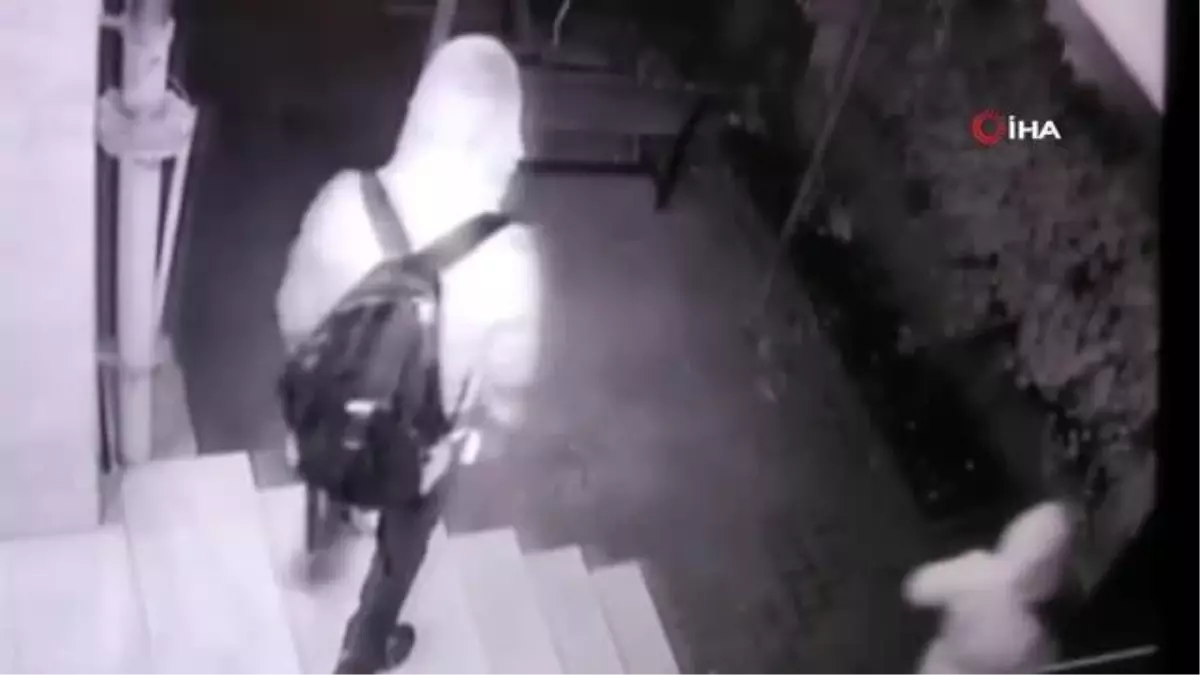 Şifreleri deneyerek girdikleri binadan bisiklet ve bavul çaldılar