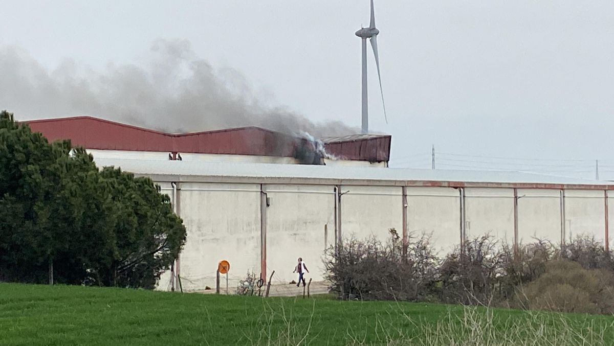 Tekirdağ\'da tekstil fabrikasındaki yangın kontrol altına alındı