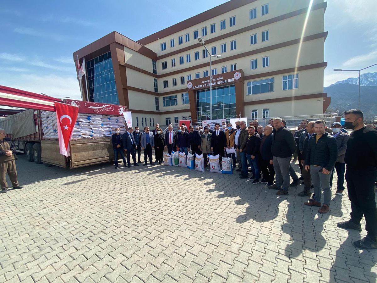 Tunceli\'de 195 üreticiye 40 ton nohut ve kuru fasulye tohumu dağıtıldı