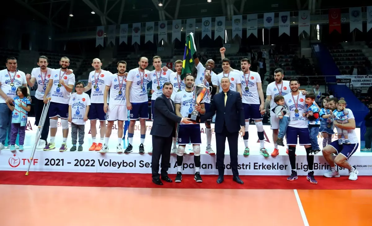 TÜRŞAD ve Hatayspor Voleybol AXA Sigorta Efeler Ligi\'ne yükseldi