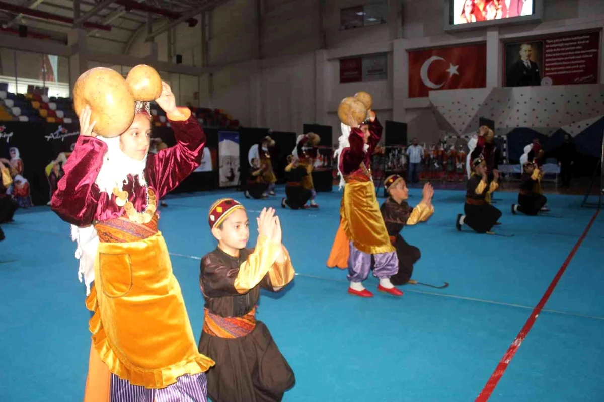 Adıyaman\'da, halk oyunları müsabakaları düzenlendi