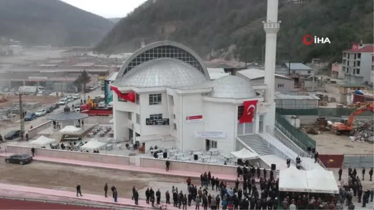 Ayancık Beşiktaş Camii ibadete açıldı