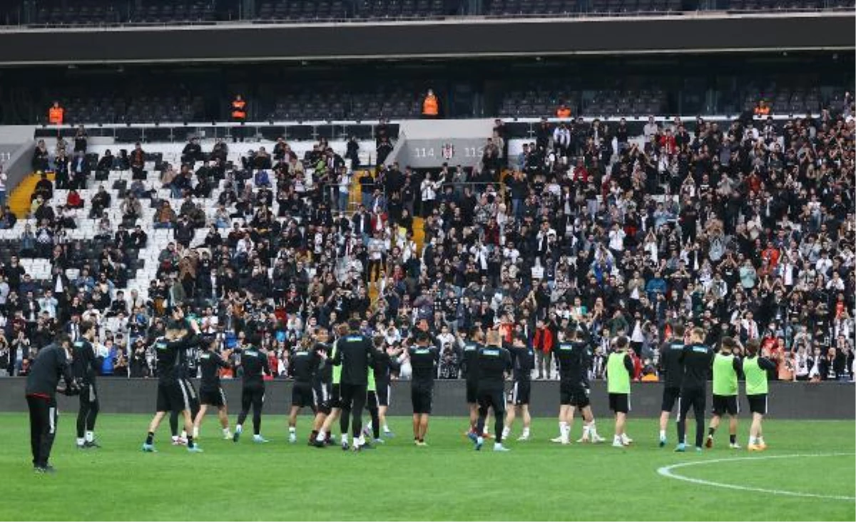 Beşiktaş, Vodafone Park\'ta taraftarlara açık antrenman gerçekleştirdi