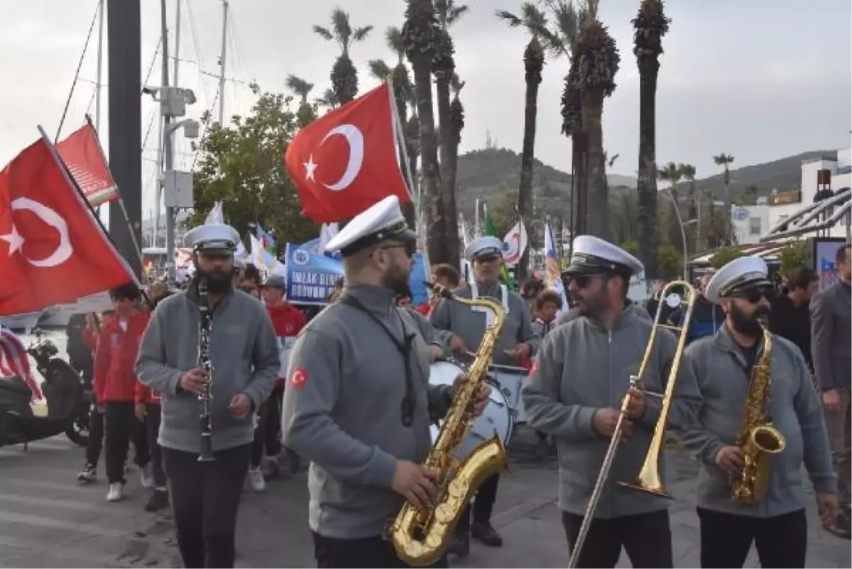 BIOR YARIŞLARI ÖNCESİ KORTEJ YÜRÜYÜŞÜNDE UKRAYNALI SPORCULARDAN \'SAVAŞA HAYIR\' ÇAĞRISI