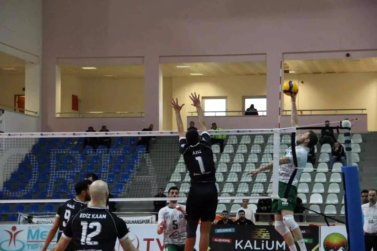 Efeler Ligi: Bingöl Solhan Spor: 3 - Bursa BBSK: 2