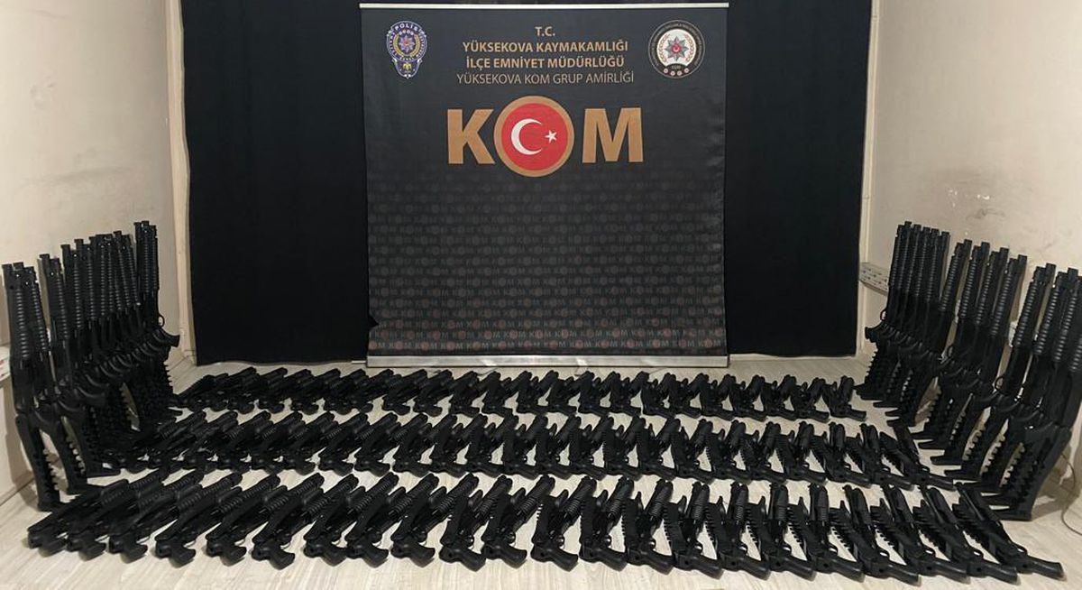 Hakkari\'de 140 pompalı av tüfeği ele geçirildi