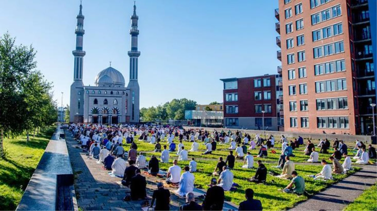 Provokasyon: Aşırı sağcı Pegida örgütü iftar saati Hollanda\'daki camilerin önünde domuz pişirecek