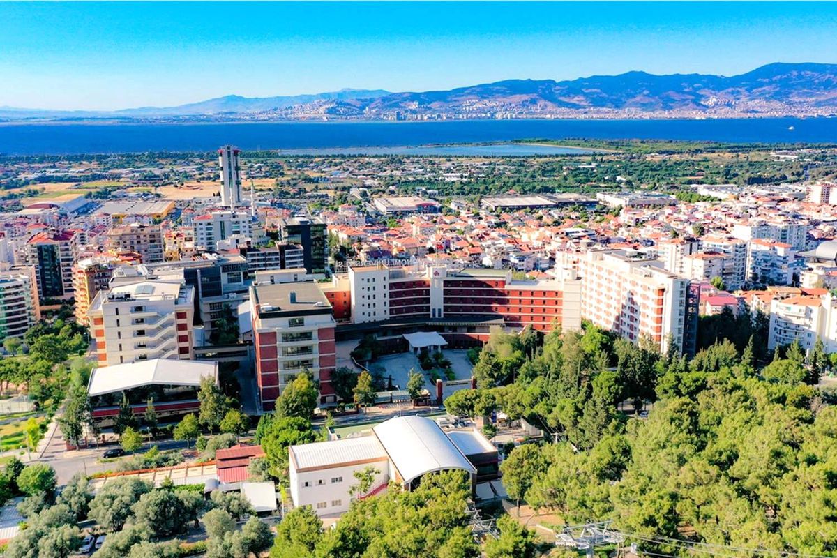 İzmir Ekonomi\'den Türkiye\'ye örnek başarı
