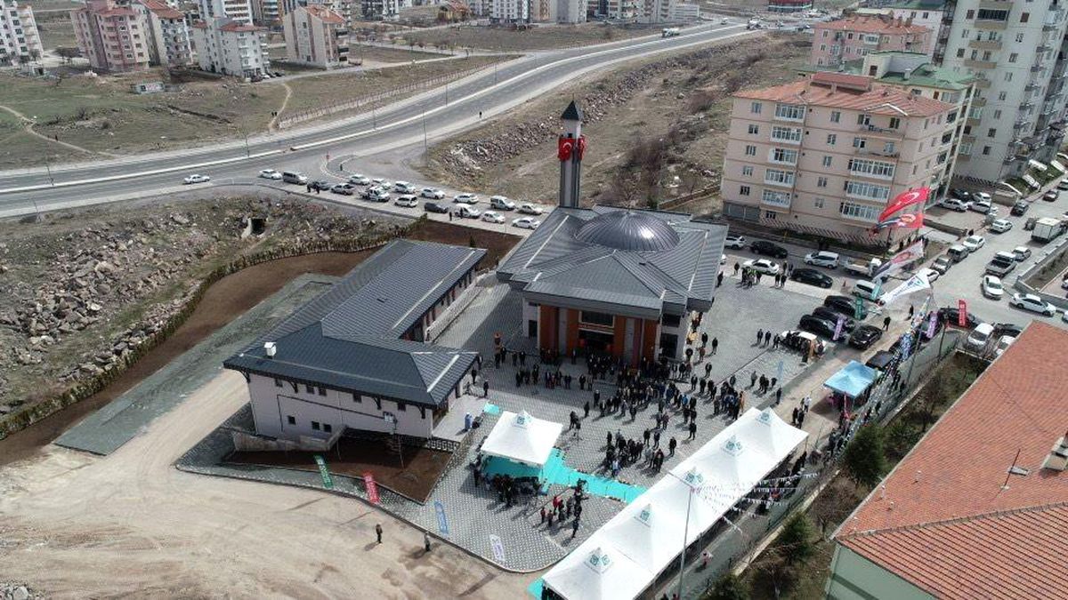 Kayseri\'de yapımı tamamlanan cami ve eğitim merkezi hizmete açıldı