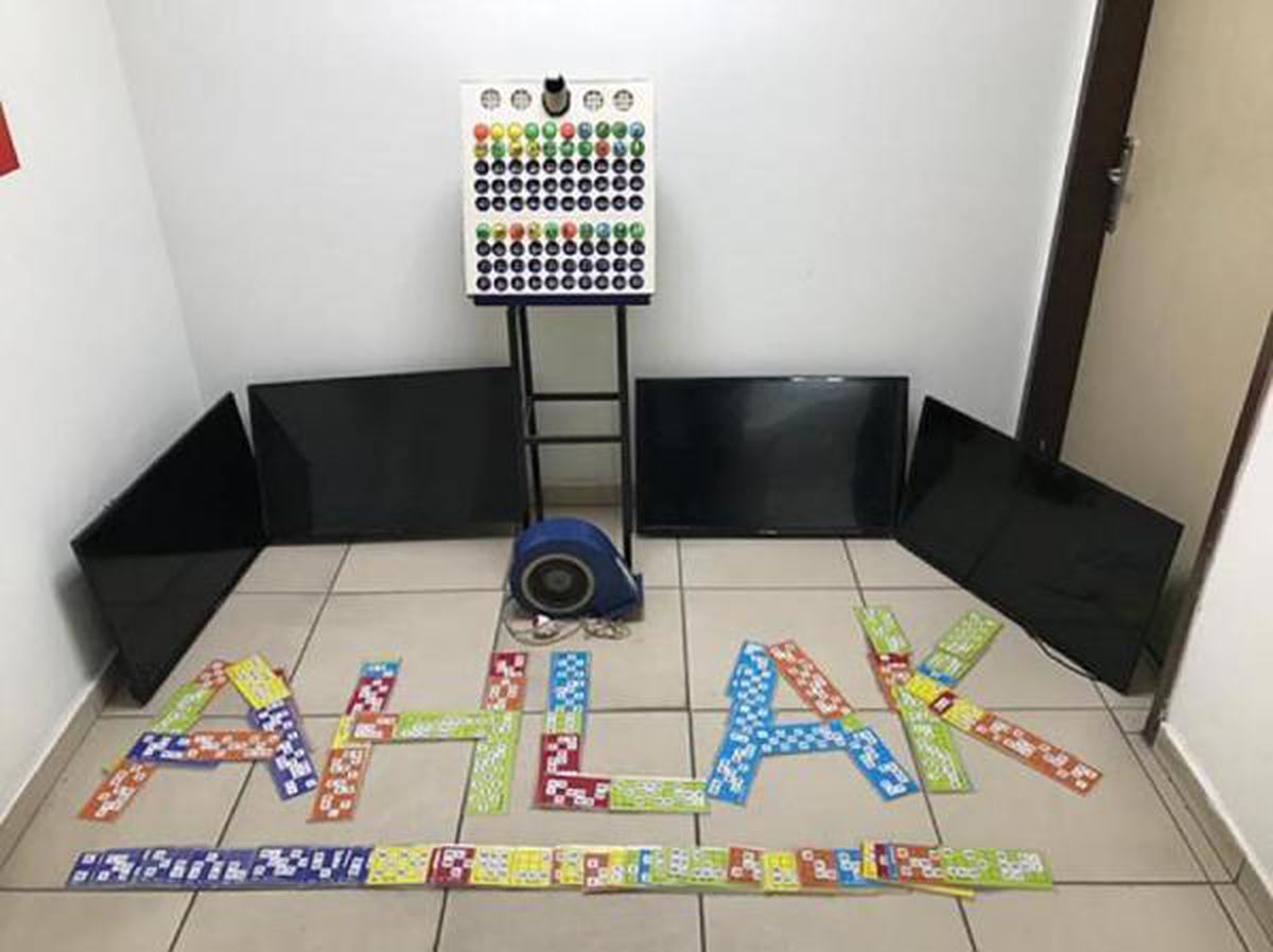 Kumar oynarken yakalanan 52 kişiye, 92 bin 769 lira ceza