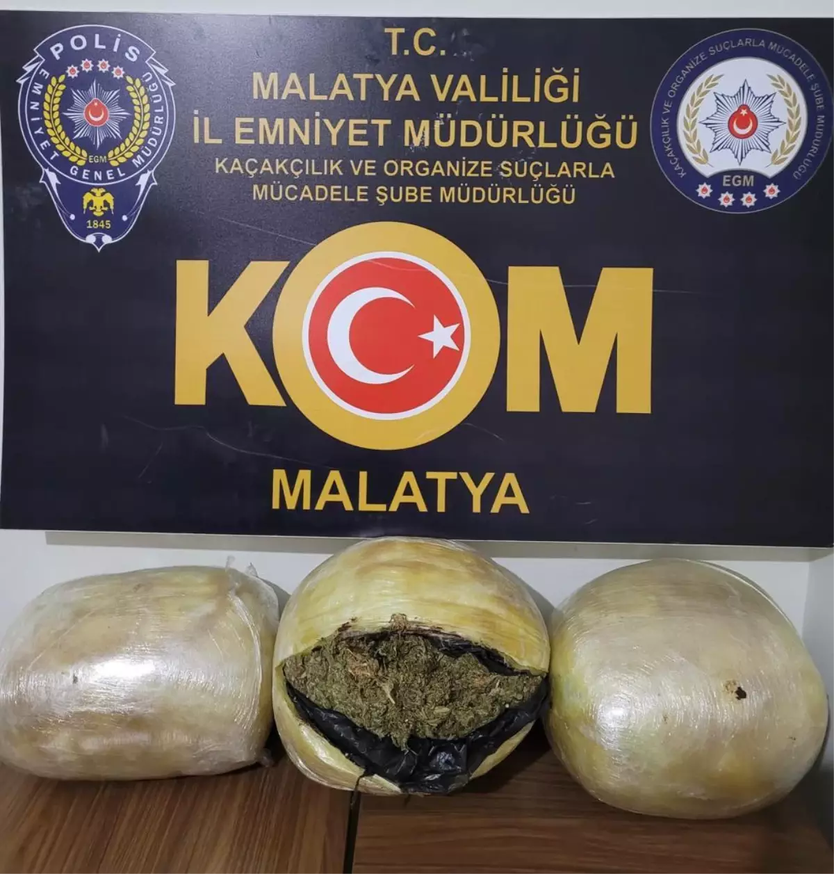 Malatya\'da yolcu otobüsünde 12 kilo 600 gram esrar bulundu