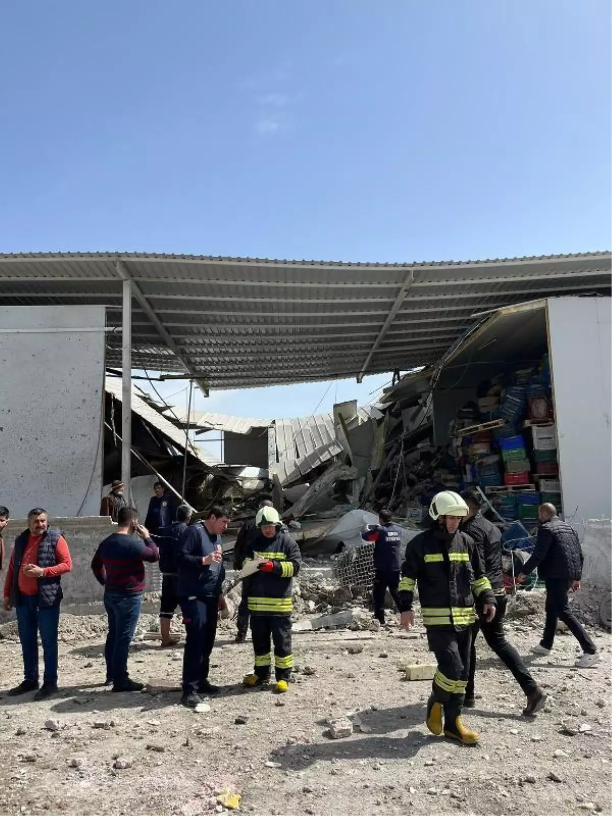 Son dakika haber | MEYVE SUYU FABRİKASINDA BUHAR KAZANI PATLADI: 3 İŞÇİ YARALI