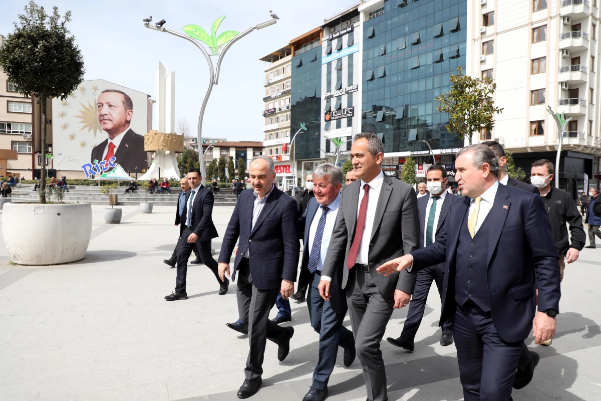 Milli Eğitim Bakanı Mahmut Özer, Rize\'deki yatırımları değerlendirdi Açıklaması