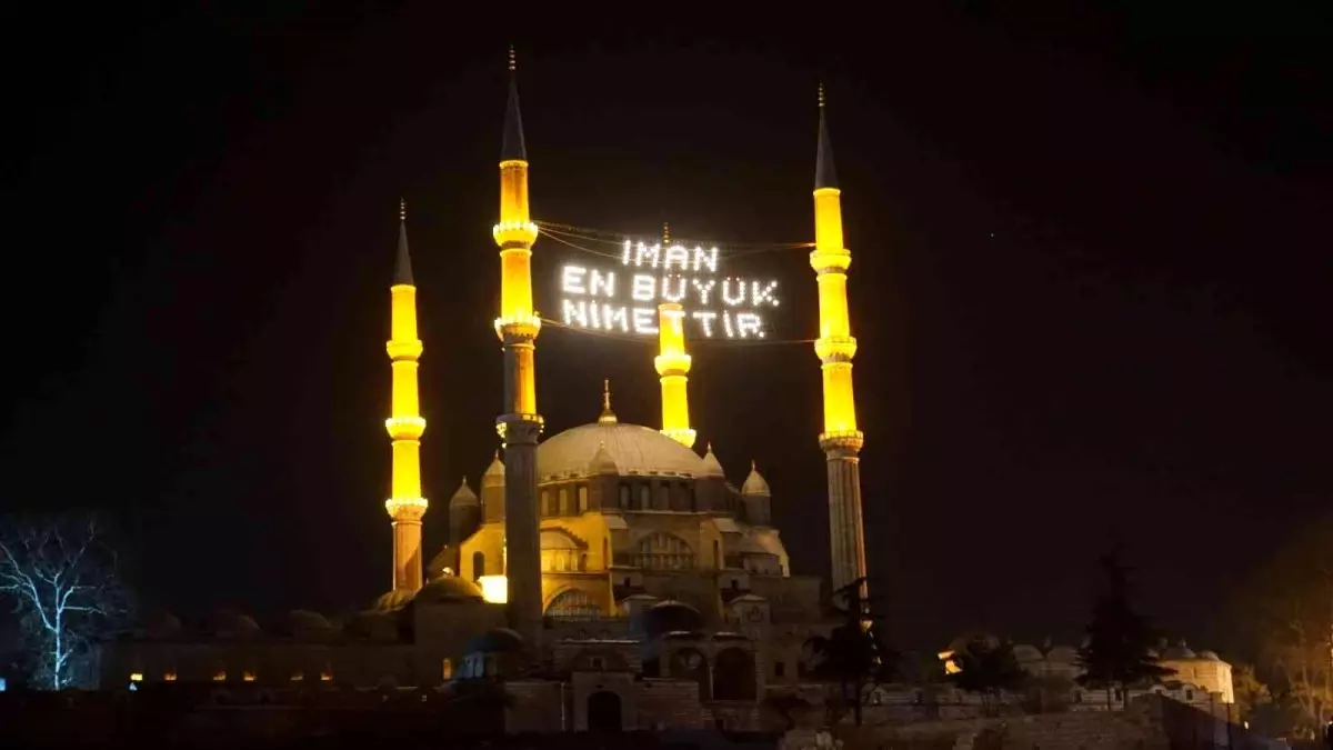 Mimar Sinan\'ın ustalık eseri Selimiye\'de ilk teravih coşkusu