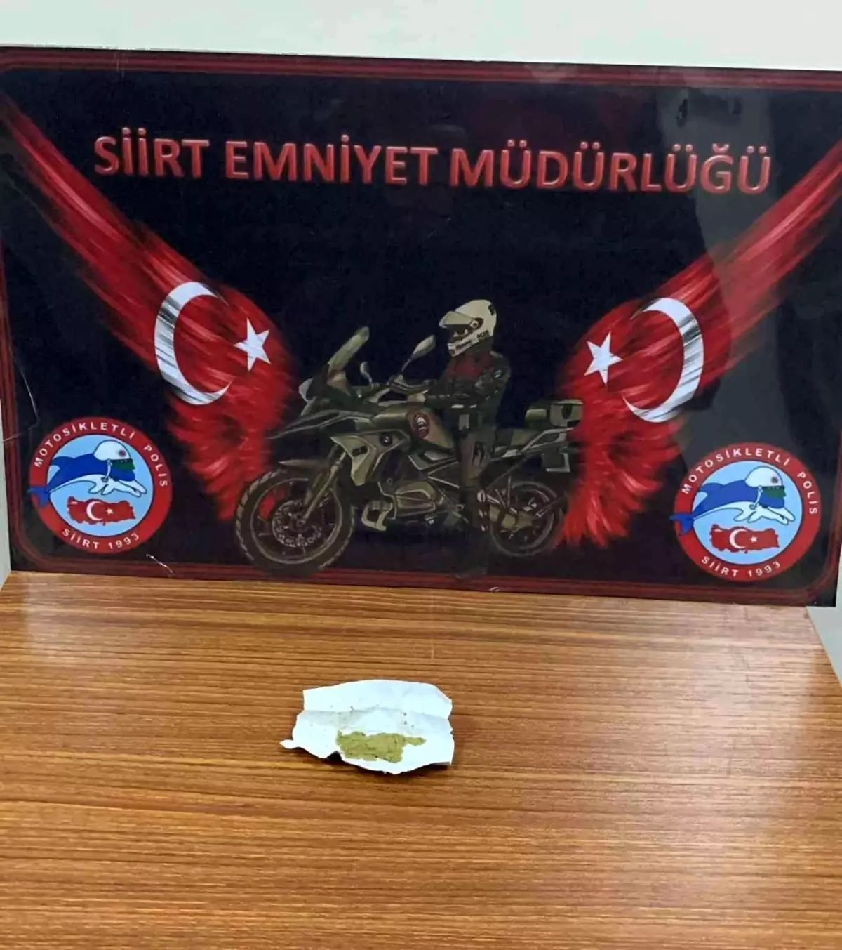 Siirt\'te şüpheli şahsın üst aramasında uyuşturucu madde ele geçirildi