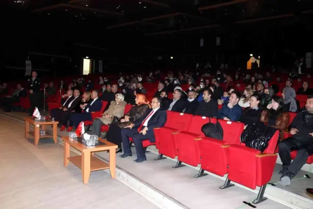 Tekdenli öğrenciler kahramanlık türküleri ile coştu