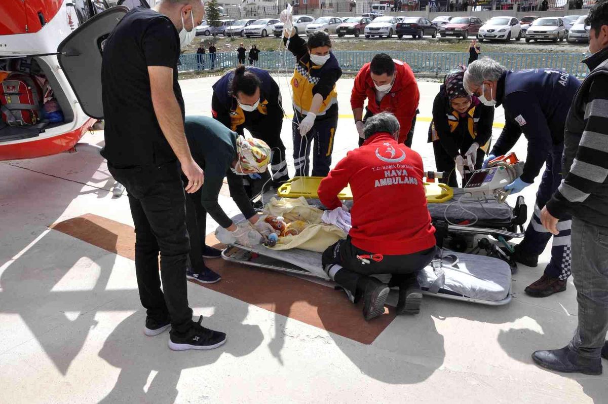Yangında yaralanan 6 aylık bebek hava ambulansıyla Ankara'ya sevk edildi
