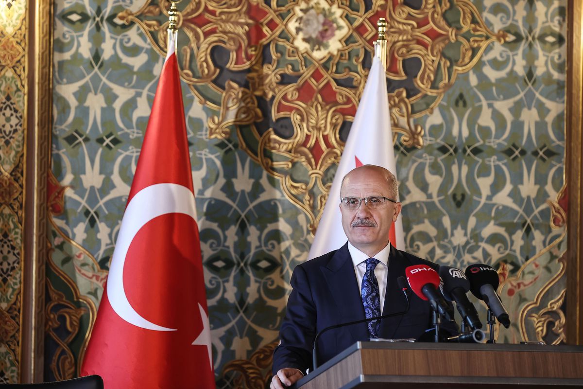 YÖK Başkanı Özvar, Ukrayna\'da okuyan Türk öğrencilerin 11-15 Nisan tarihlerinde yatay geçiş için gerekli belgelerle ilgili yükseköğretim kurumlarına...