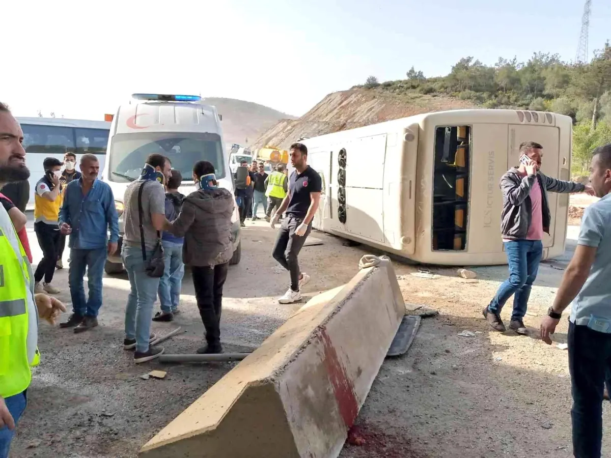 Akkuyu NGS işçilerini taşıyan servis otobüsü devrildi: 11 yaralı