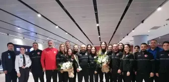 Avrupa Şampiyonu Kadın Güreş Milli Takımı yurda döndü