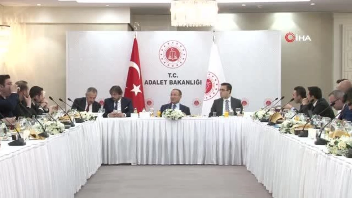 Bakan Bozdağ: "Ankara Cumhuriyet Başsavcılığımız 23 Mart\'ta yakalama kararı çıkarttı ve bunlarla alakalı gerekli arama taramayı yaptı ama bilinen...