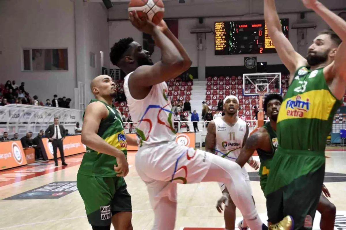 ING Basketbol Süper Ligi: Aliağa Petkimspor: 70 Bursaspor: 68