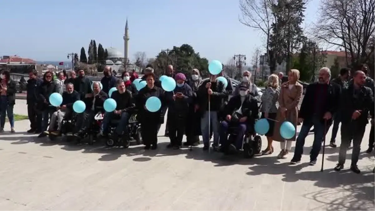 Otizmli çocuklar ve aileleri farkındalık için "sevgi yürüyüşü" yaptı