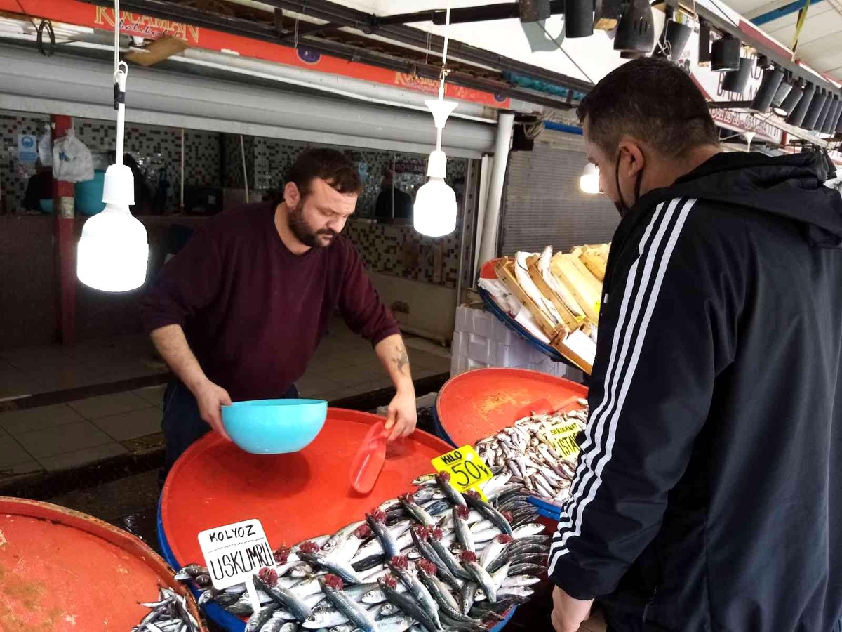 Ramazan ayının ilk günü Bandırma balık hali boş kaldı