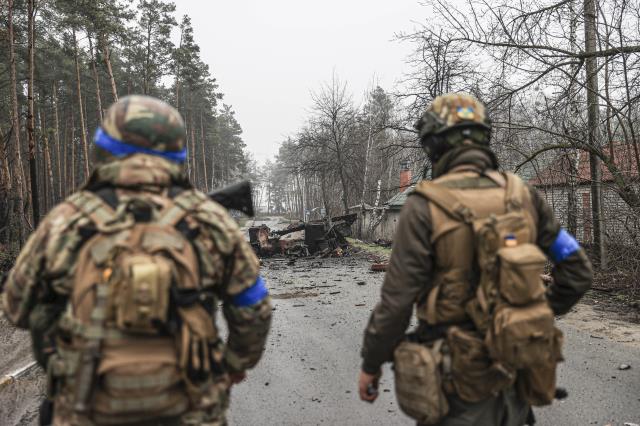 Rus ordusu Kiev yakınlarından geri çekildi! Arkalarında büyük bir enkaz kaldı