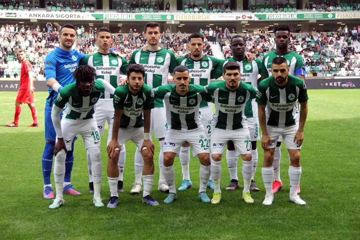 Spor Toto Süper Lig: GZT Giresunspor: 0 DG Sivasspor: 2 (İlk yarı)