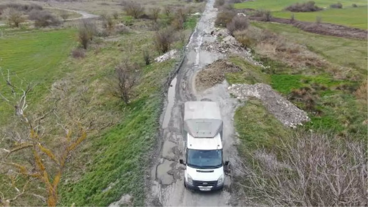 YOL KAÇAK HAFRİYATTAN GEÇİLMEZ OLDU